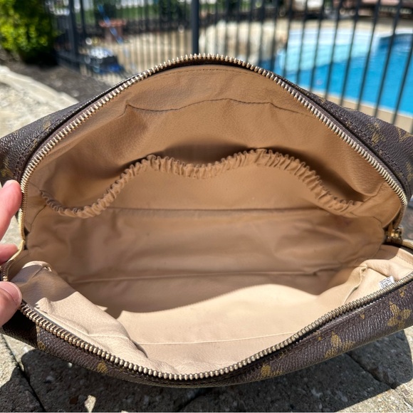 Louis Vuitton Monogram Trousse Toilette 28 - Picture 6 of 14